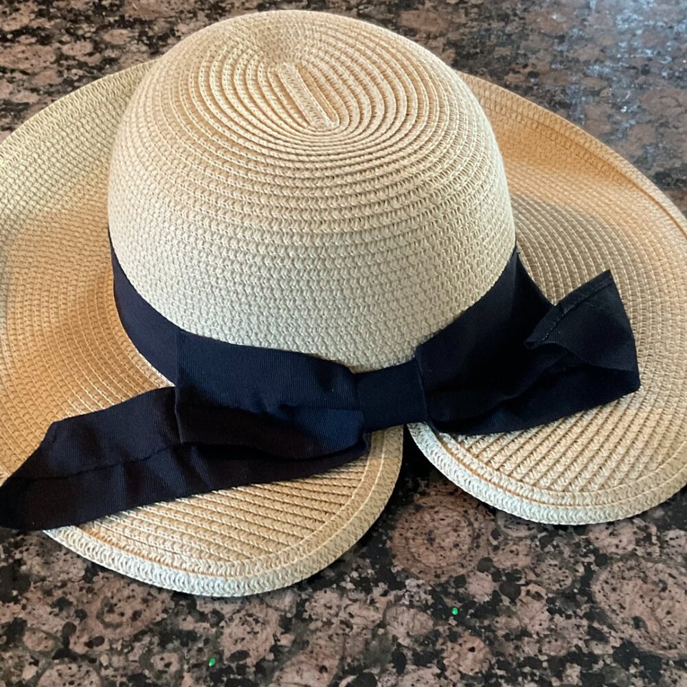 Summer brimmed hat